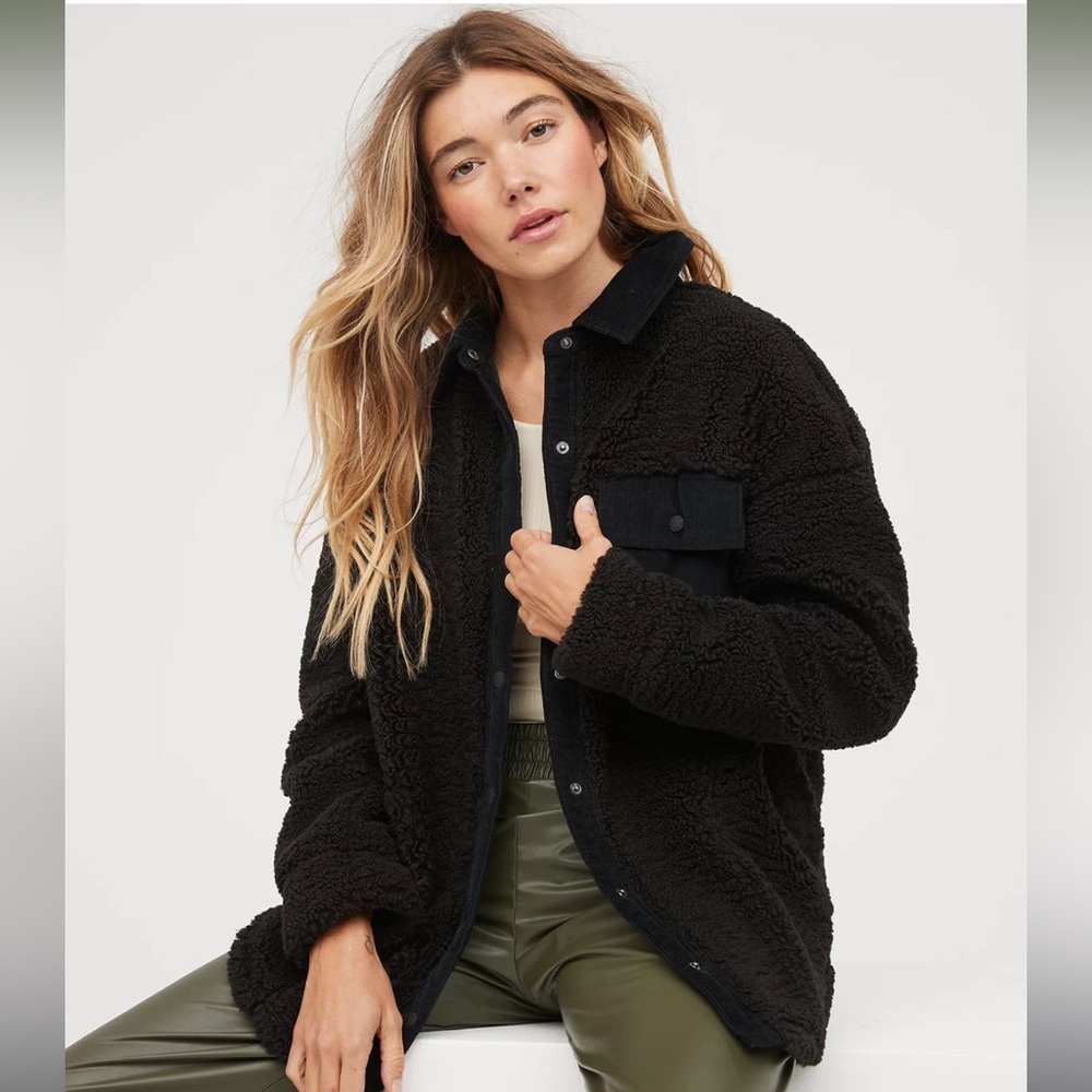 New without tags aerie Sherpa jacket